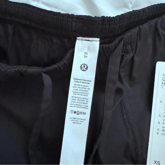 🆕🖤 Lululemon Cotton Blend Poplin High Rise Shorts - Black - Picture 4 of 9